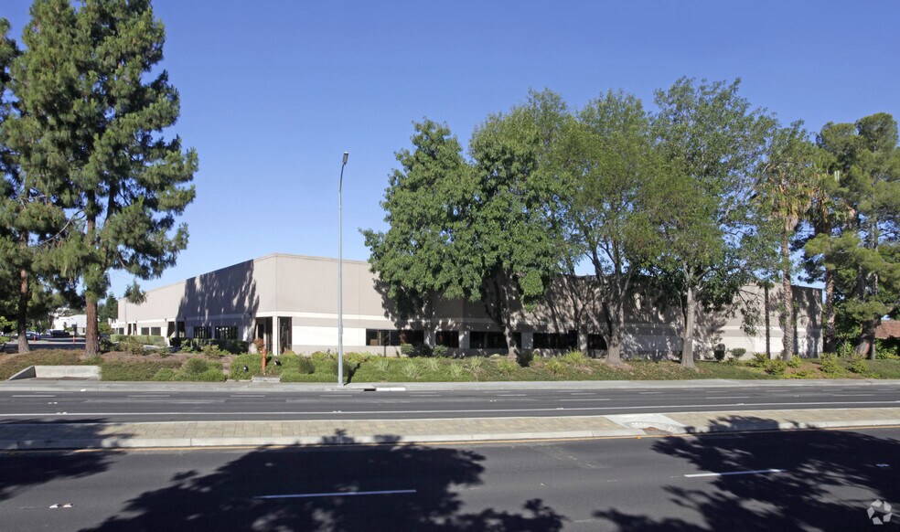 More Photos Of 105 Bonaventura Dr, San Jose Research And Development For Lease