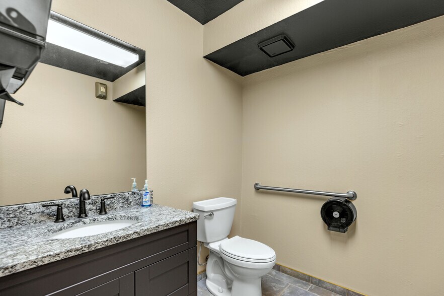More Photos Of 2079 State Road Y, Linn Creek Restaurant For Sale