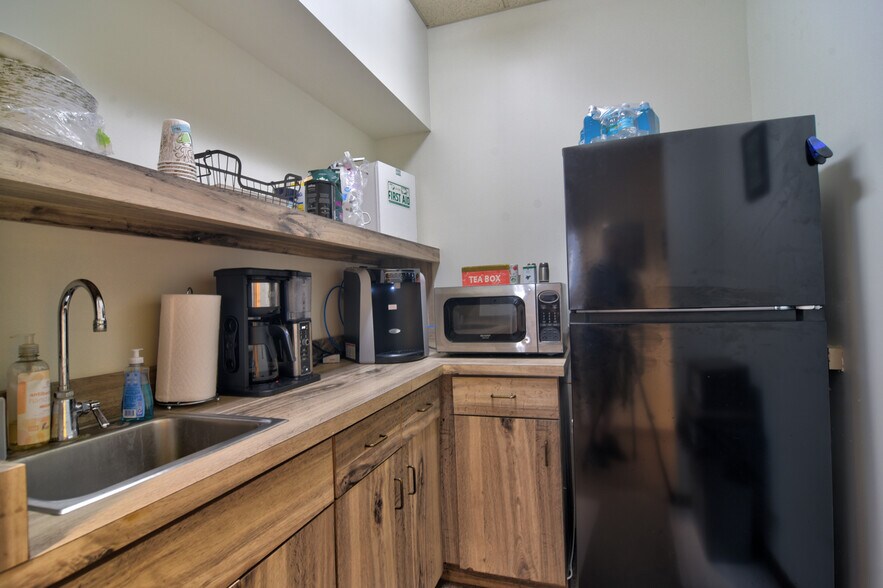 More Photos Of 1150 Cleveland St, Clearwater Office For Lease