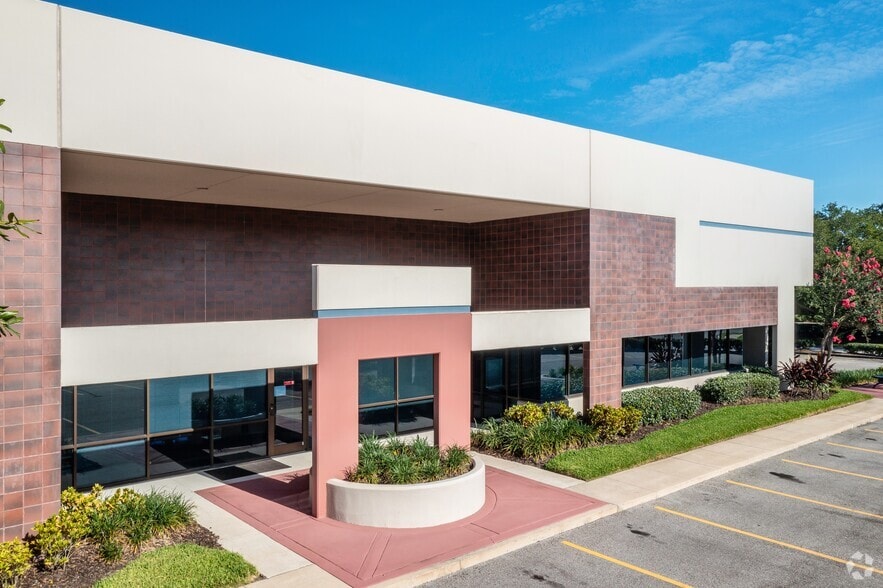 More Photos Of 7300-7356 Greenbriar Pky, Orlando Unknown For Lease