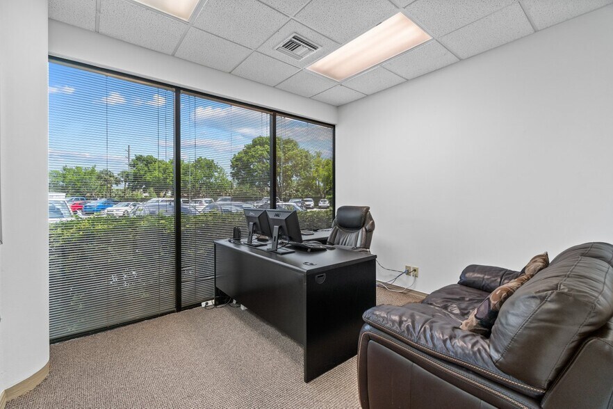 More Photos Of 3333 W Commercial Blvd, Fort Lauderdale Medical For Sale
