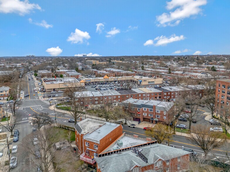 More Photos Of 14311 Willets Point Blvd, Flushing Office For Sale