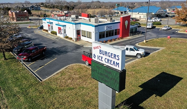 Primary Photo Of 24 N 130th St, Bonner Springs Restaurant For Lease