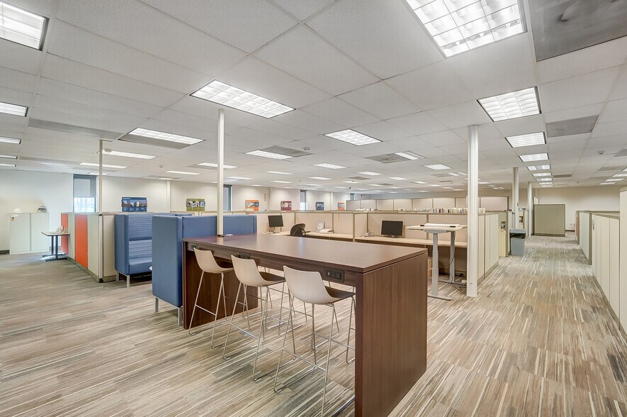 More Photos Of 2025 E 4th St, Lima Light Manufacturing For Sale