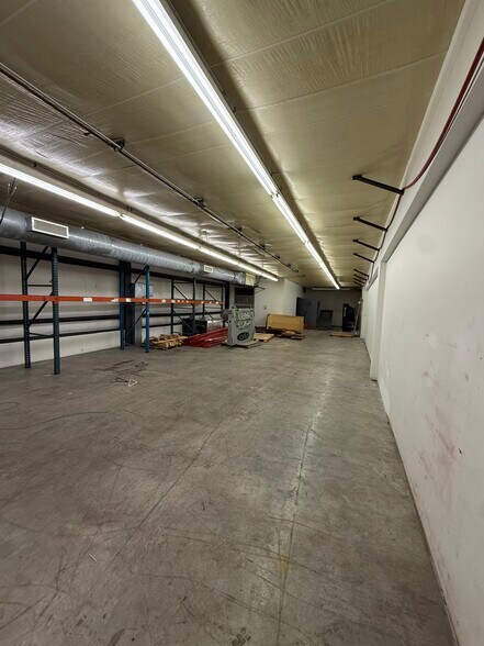 More Photos Of 1202 Industrial Dr, Warsaw Industrial For Sale