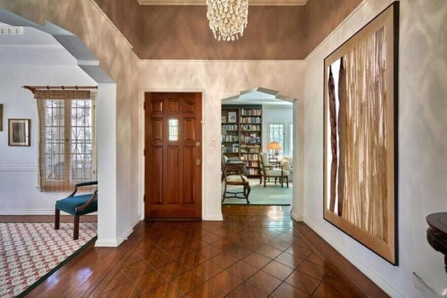 More Photos Of 150 N La Peer Dr, Beverly Hills Apartments For Sale