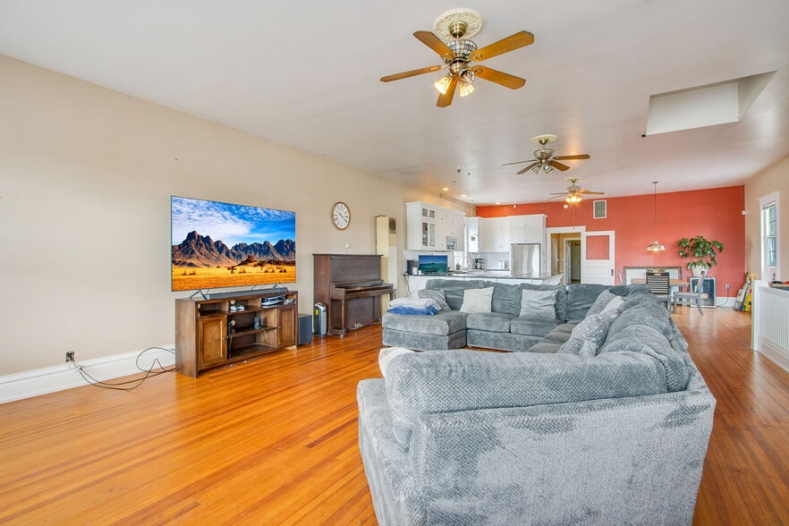 More Photos Of 922 8th Ave, Greeley Storefront Retail Residential For Sale