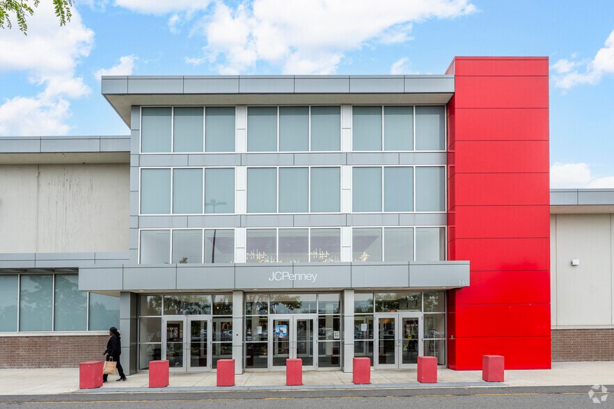 More Photos Of 360 Gateway Dr, Brooklyn Department Store For Lease