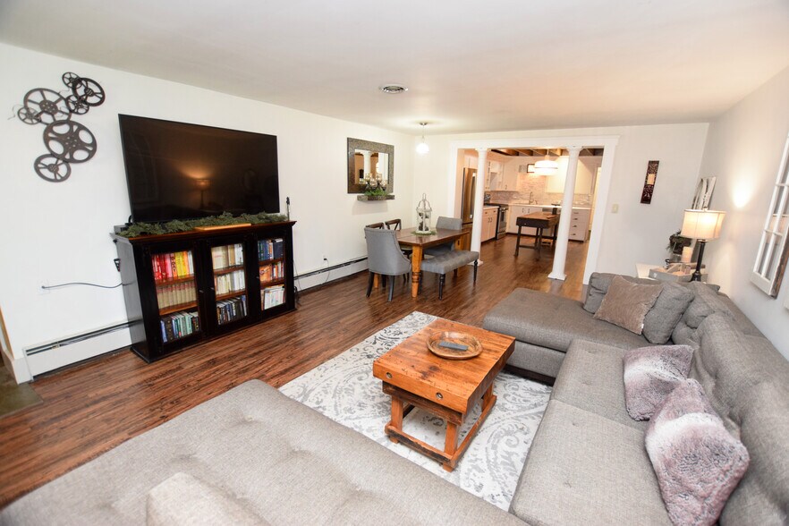 More Photos Of 4034-4036 Grand Blanc Rd, Swartz Creek Freestanding For Sale