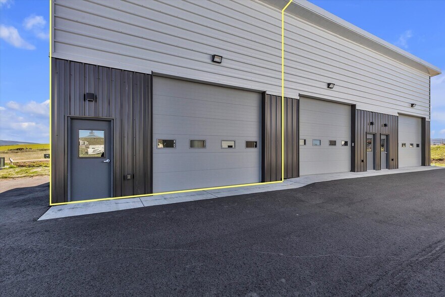 More Photos Of 453 Commerce St, Hayden Office For Sale