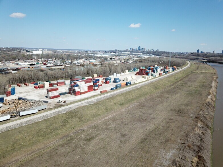 More Photos Of 1161 S 12th St, Kansas City Land For Lease