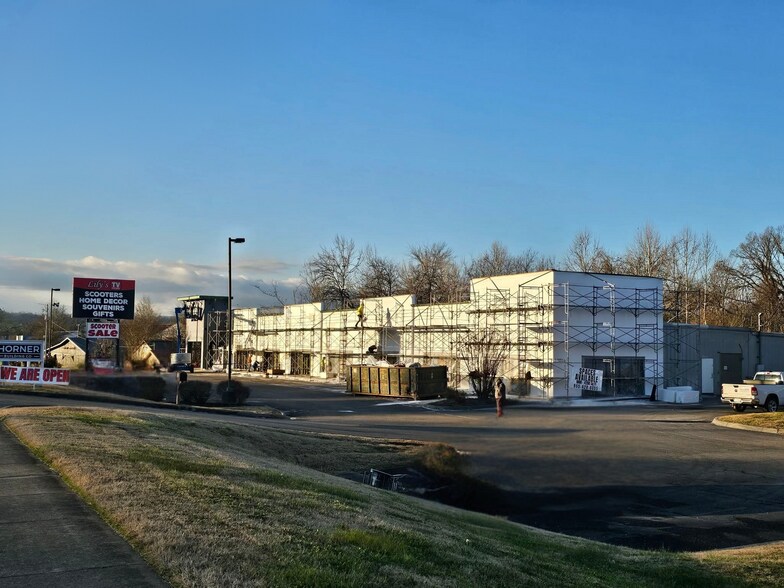 More Photos Of 1536 Winfield Dunn Pky, Sevierville Freestanding For Lease