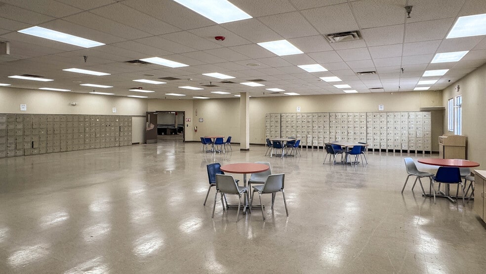 More Photos Of 10365 Railroad Dr, El Paso Warehouse For Sale
