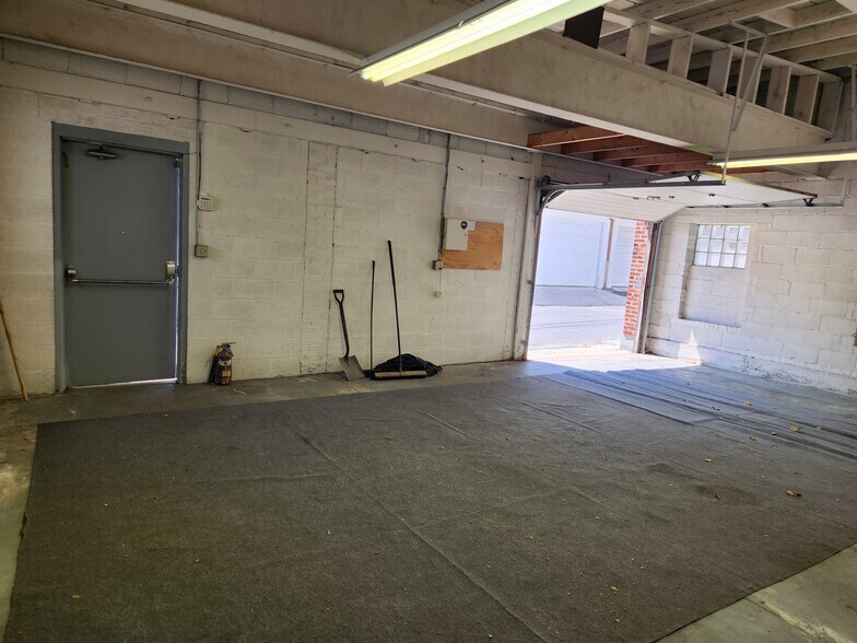 More Photos Of 1439 Monroe st, Allentown Flex For Sale