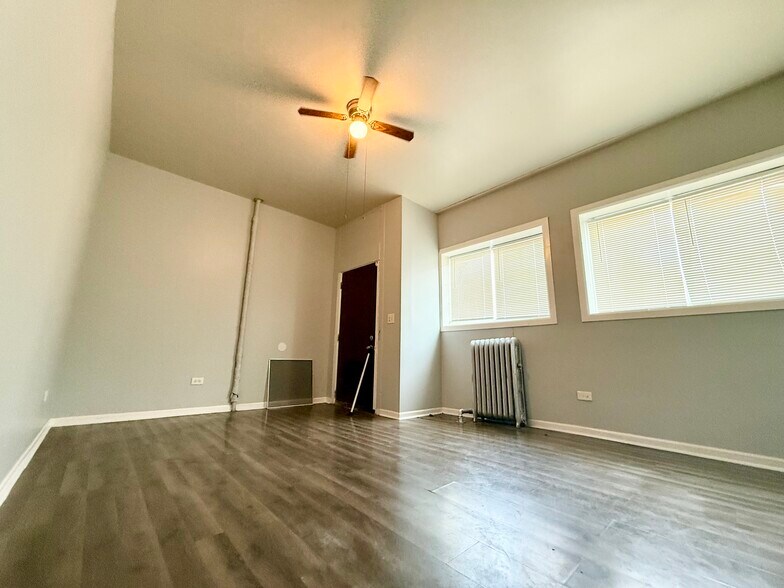 More Photos Of 6900 S Vernon Ave, Chicago Apartments For Sale