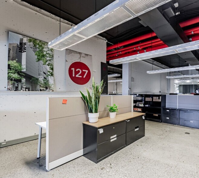 More Photos Of 33 Harbour Sq, Toronto Multifamily For Sale