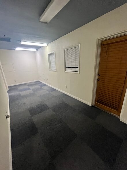 More Photos Of 4406 Bayard St, San Diego Office For Lease