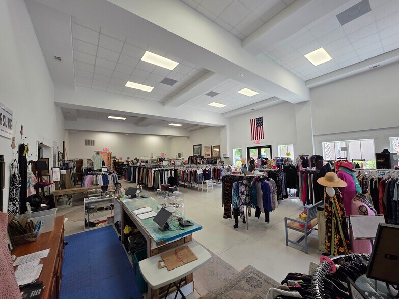 More Photos Of 4371 Bluffton Parkway, Bluffton Storefront Retail Office For Lease