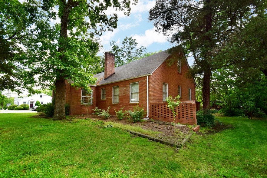 More Photos Of 2306 S Cannon Blvd, Kannapolis Office Residential For Sale