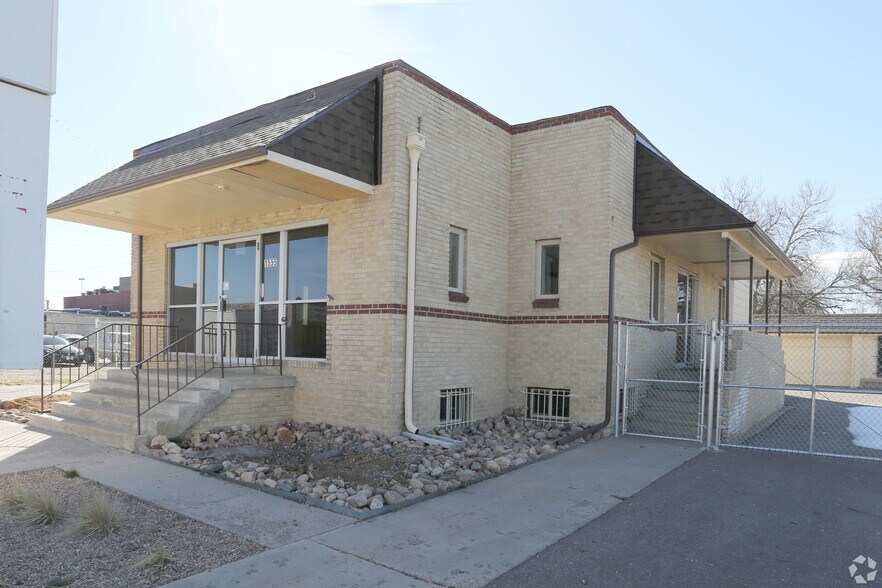 More Photos Of 1555 Dayton St, Aurora Office For Sale