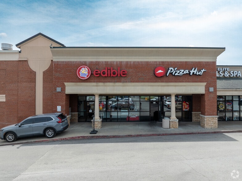 More Photos Of 8876 Dallas Acworth Hwy, Dallas Storefront For Lease