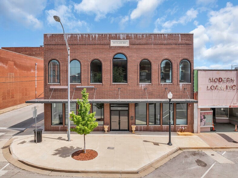 More Photos Of 127 W Main St, Ardmore Office For Sale