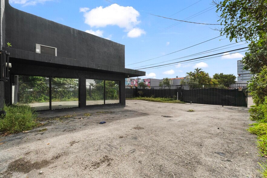 More Photos Of 535 NW 29th St, Miami Warehouse For Sale