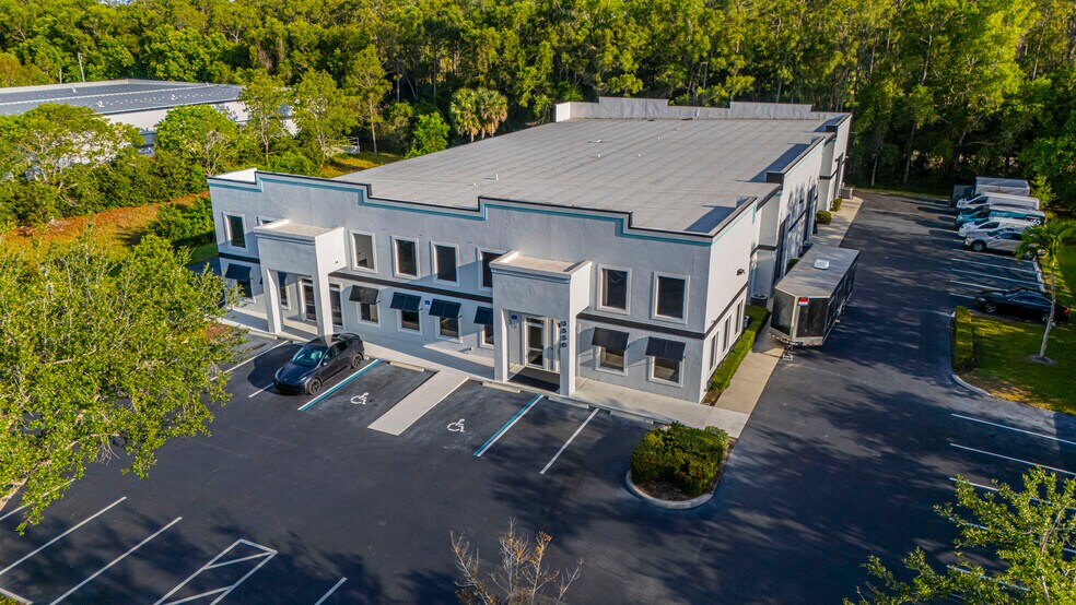 Primary Photo Of 3550 Westview Dr, Naples Showroom For Sale