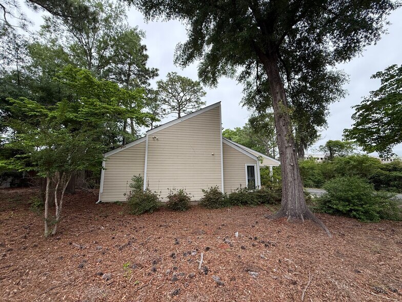 More Photos Of 1505 Medical Center Dr, Wilmington Medical For Sale