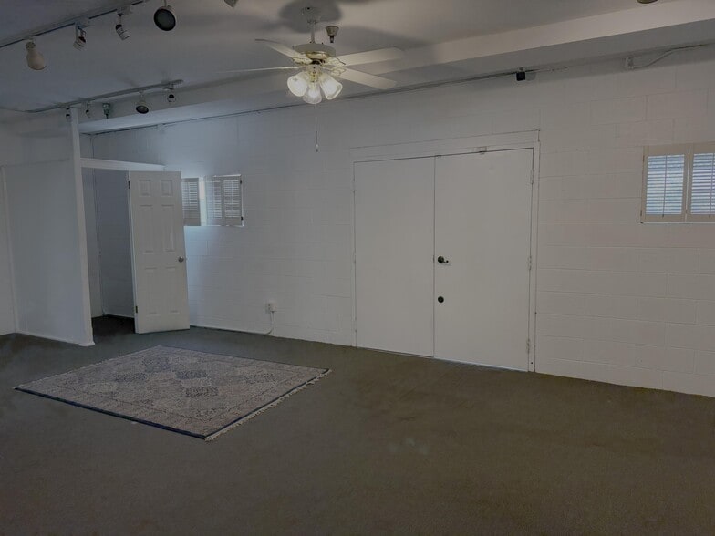 More Photos Of 122-130 E Foothill Blvd, Arcadia Freestanding For Lease