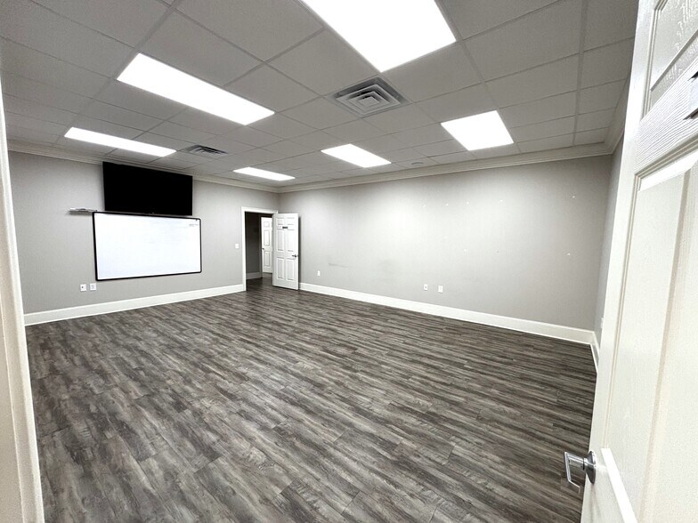 More Photos Of 629 E Forsyth St, Americus Office For Sale