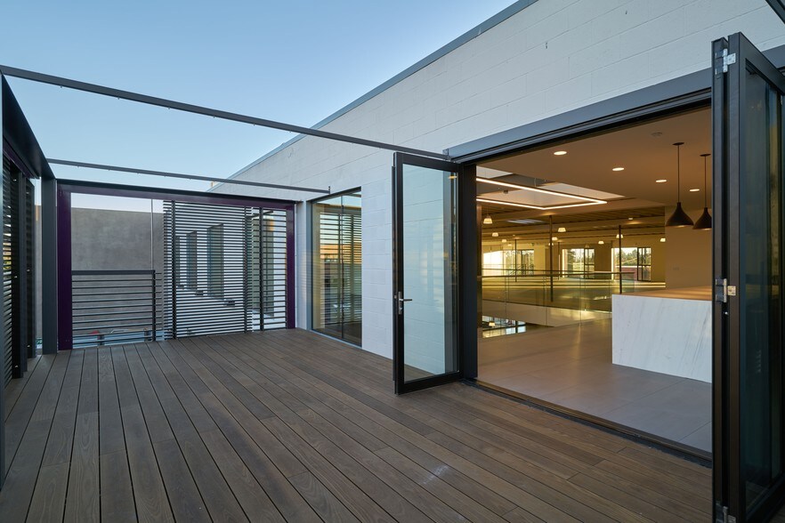 More Photos Of 2236 S Barrington Ave, Los Angeles Loft Creative Space For Lease