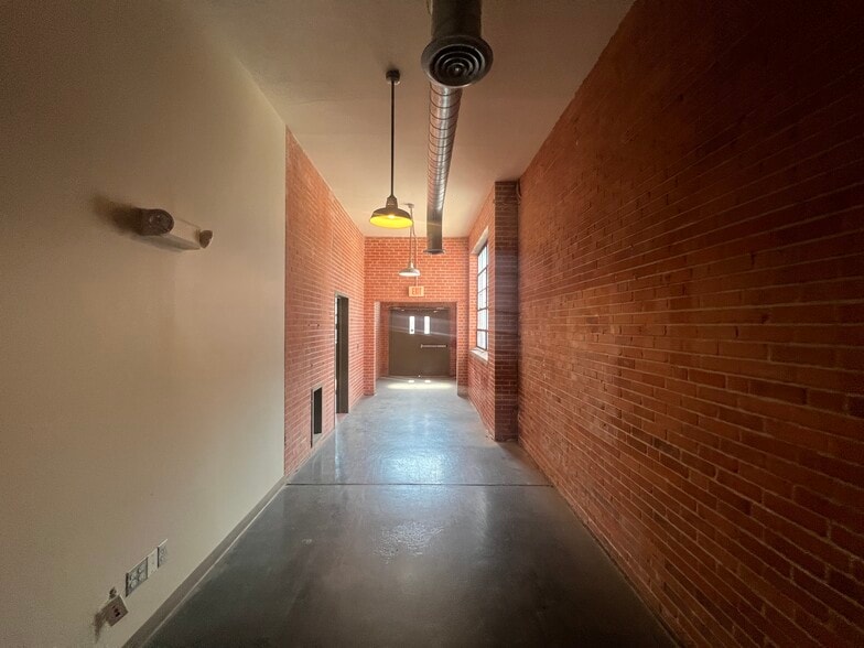 More Photos Of 624 W Sheridan Ave, Oklahoma City Office For Lease