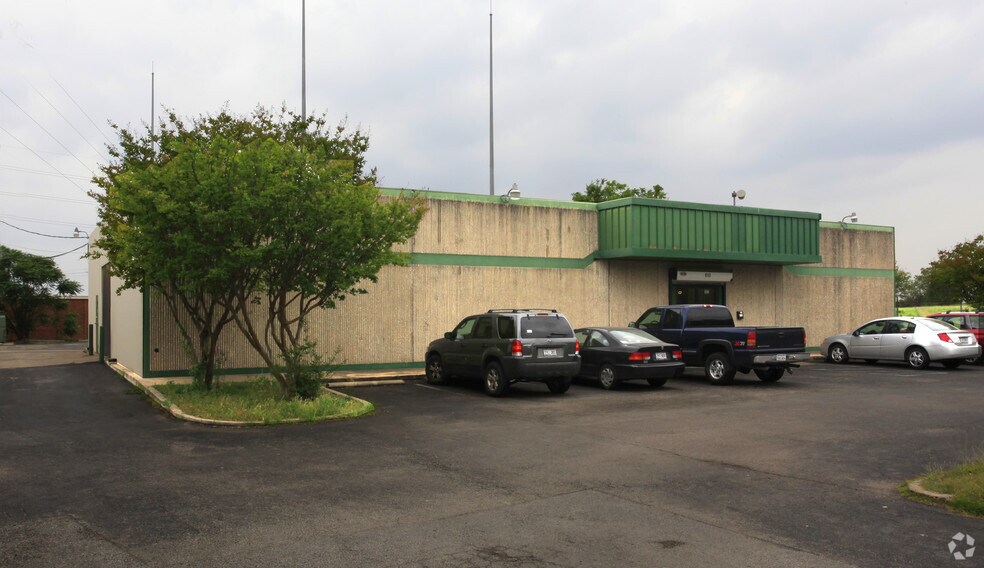More Photos Of 813 Morrow St, Austin Flex For Lease