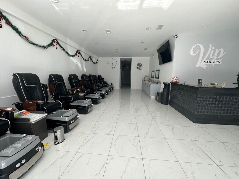 More Photos Of 1342 W Belmont Ave, Chicago Office Residential For Sale