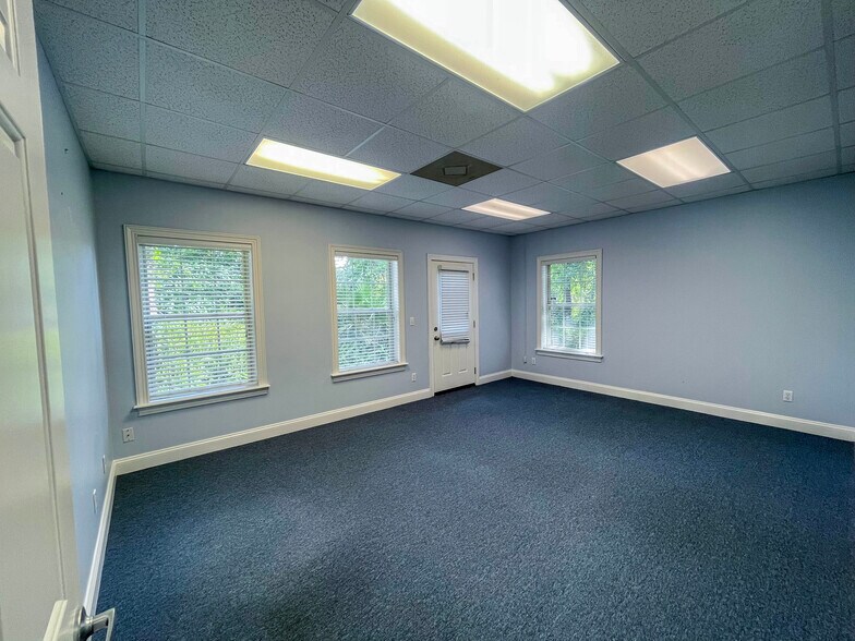 More Photos Of 13119 Professional Dr, Jacksonville Medical For Lease
