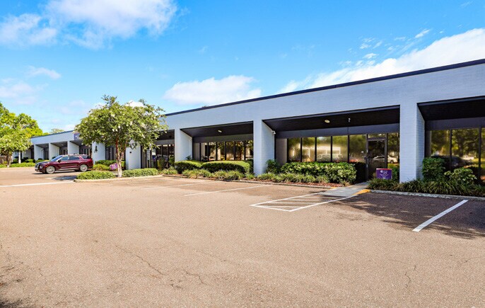 More Photos Of 5402-5460 Beaumont Center Blvd, Tampa Unknown For Lease
