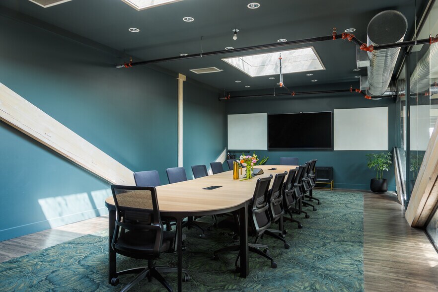 More Photos Of 2031-2051 Store St, Victoria Coworking Space
