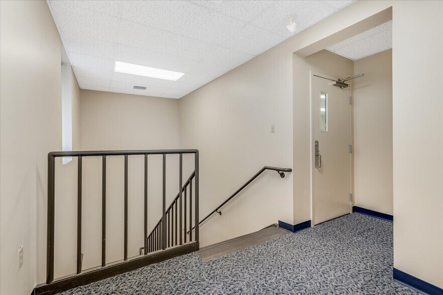 More Photos Of 7 Route 101A, Amherst Medical For Sale