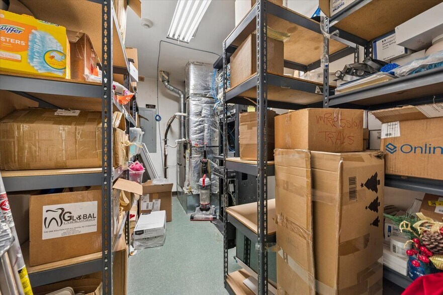 More Photos Of 144 12th St, Piscataway Light Distribution For Lease