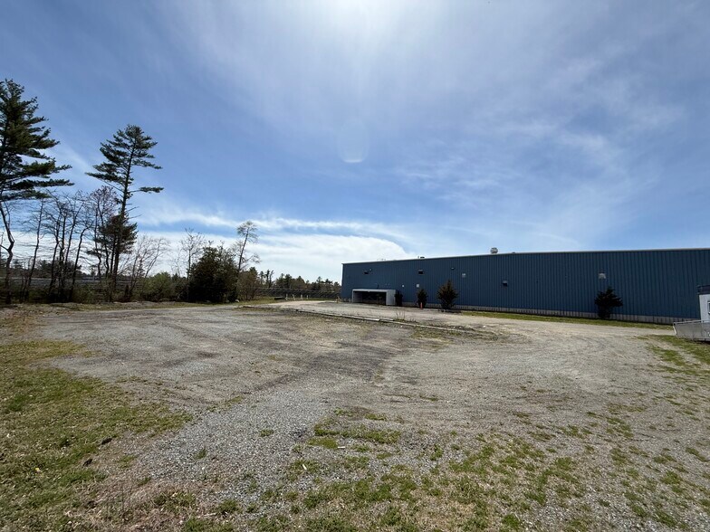 More Photos Of 111 Braley Rd, East Freetown Warehouse For Lease
