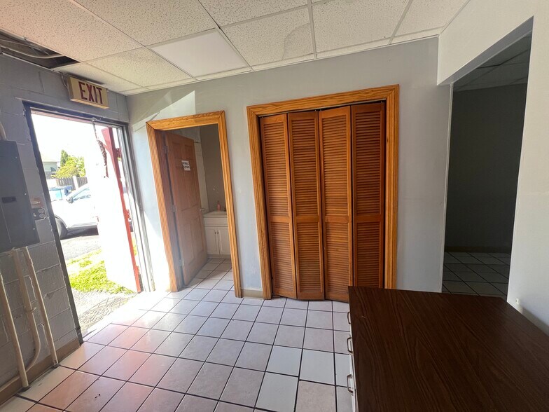 More Photos Of 35-101 E Fullerton Ave, Addison Unknown For Sale