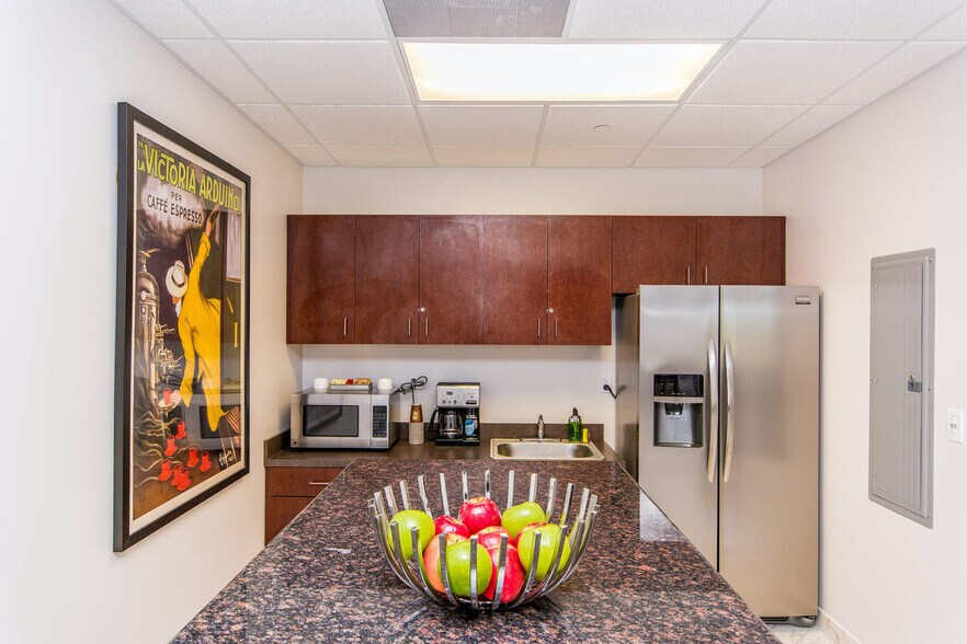 More Photos Of 1555 Bonaventure Blvd, Fort Lauderdale Office Residential For Lease