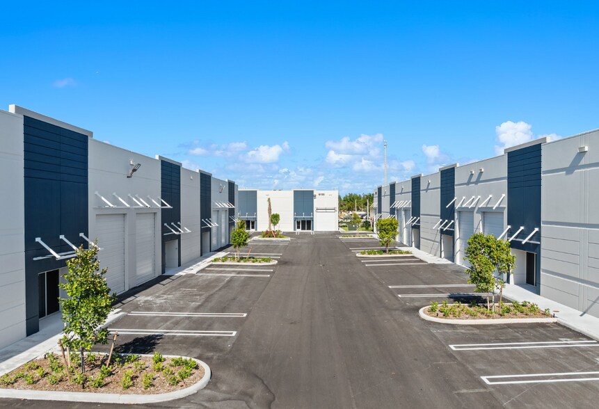 More Photos Of 6175 NW 102nd Ave, Doral Showroom For Lease