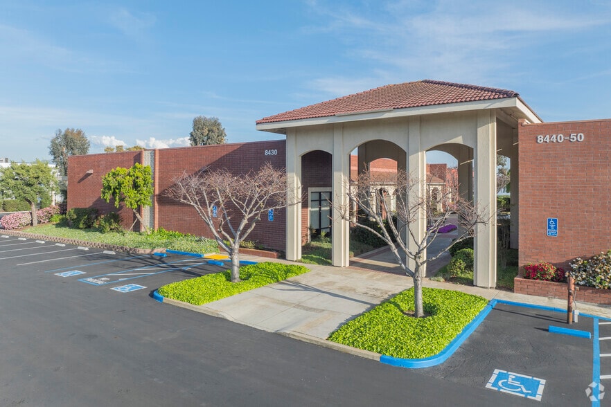 More Photos Of 8430 Central Ave, Newark Unknown For Lease