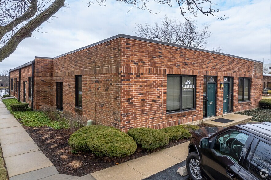 More Photos Of 414 Plaza Dr, Westmont Office For Sale