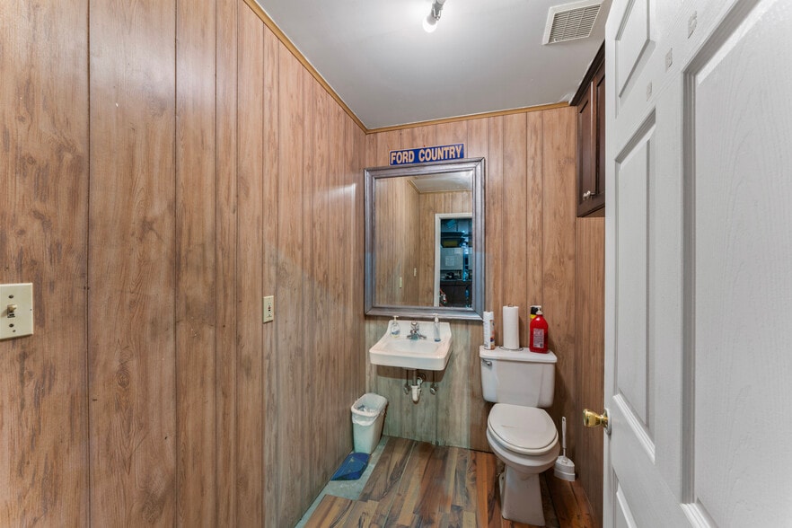 More Photos Of 84 Thurman Rd, Sylacauga Truck Terminal For Sale