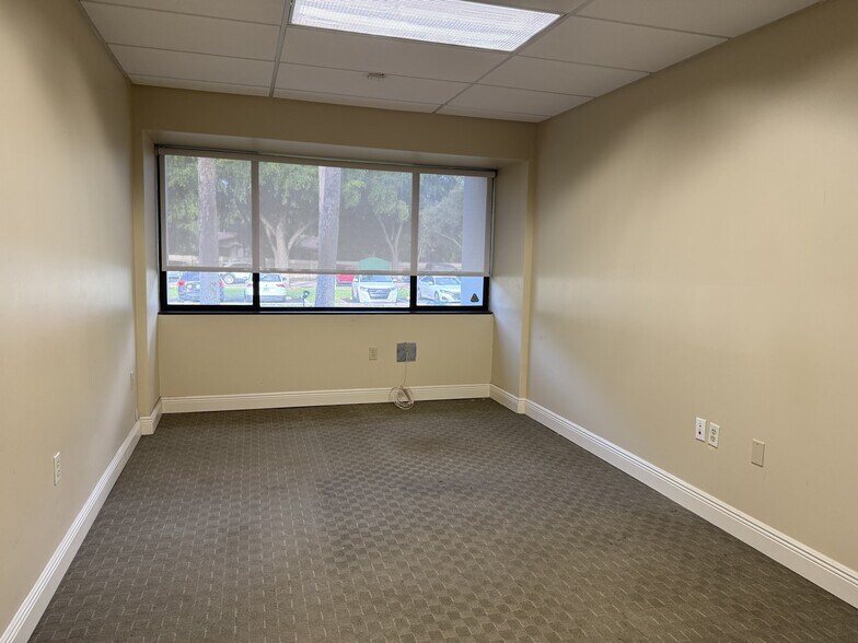 More Photos Of 15255 NW 82nd Ave, Miami Lakes General Retail For Lease