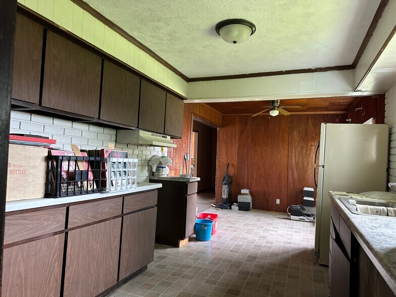 More Photos Of 2405 E Court St, Kankakee Land For Sale