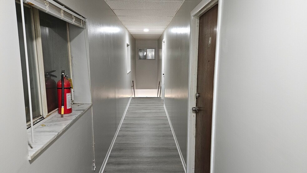 More Photos Of 1216 4th Ave, Huntington Storefront Retail Office For Sale